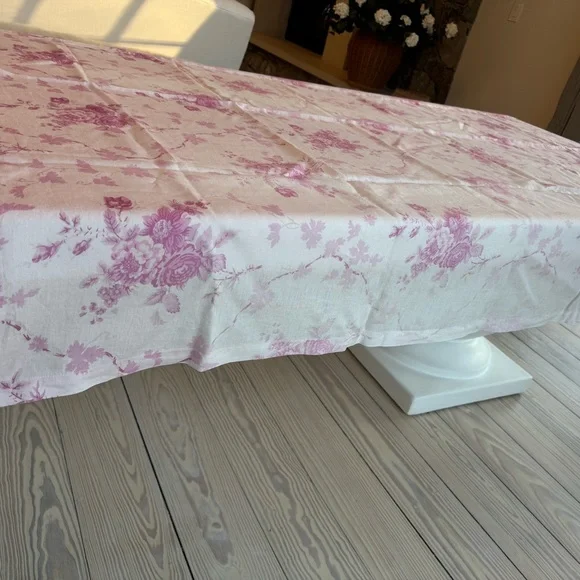 LoveShackFancy Home Rectangular Garden of Versailles Linen Tablecloth Pink - Picture 3 of 9